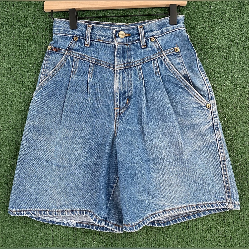 VTG 80’s Chic Pleated High Waisted Western Yoke Denim Shorts Women’s 25” Waist
